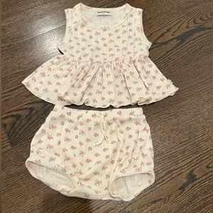 Tocoto vintage two piece floral tank and short set